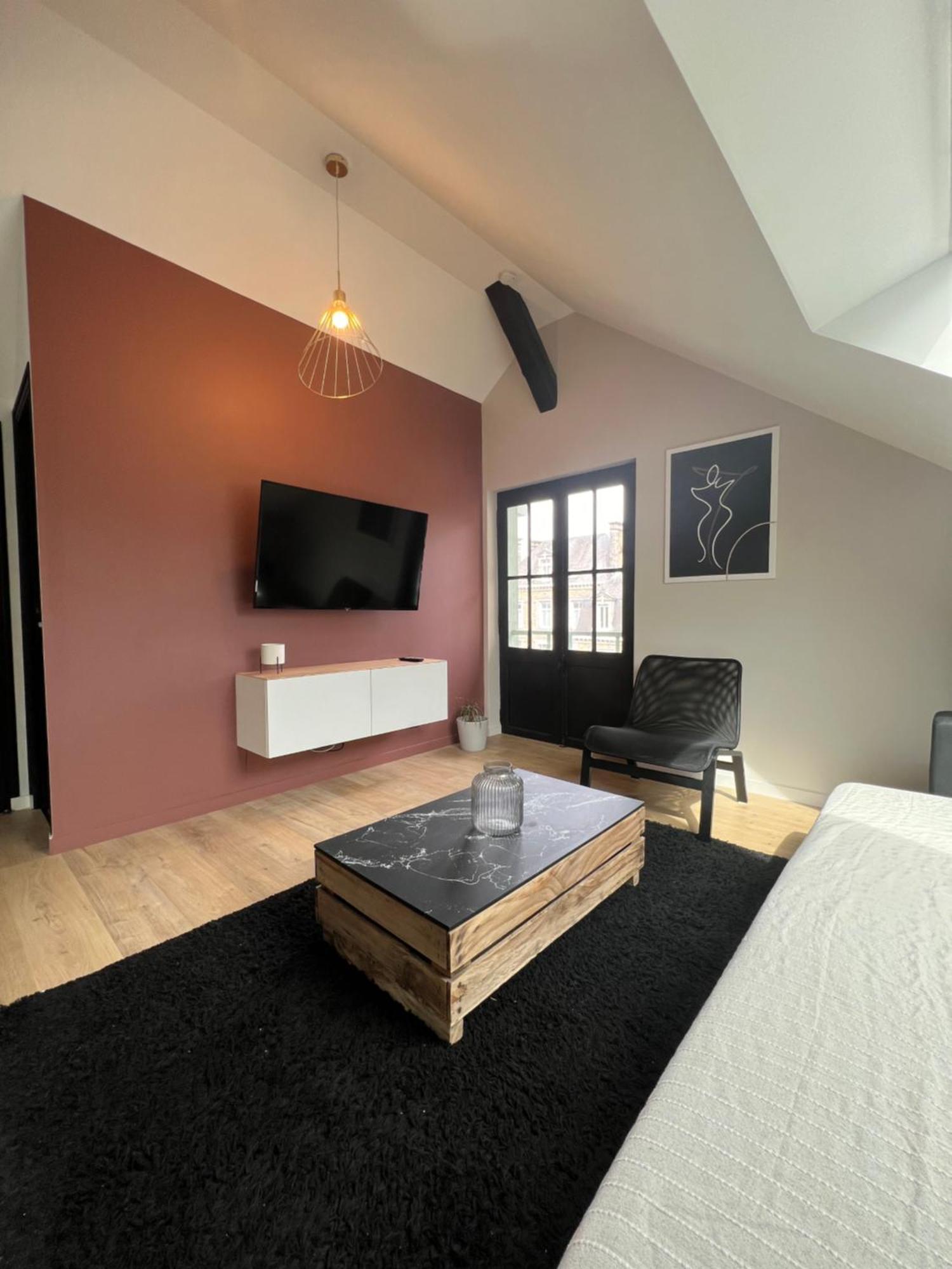 Appartement Spacieux Et Lumineux Proche Du Centre Historique Dol-de-Bretagne Exteriör bild